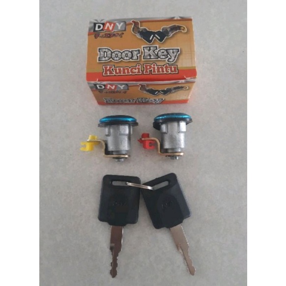 Kunci pintu / door key mobil carry, futura , t120SS