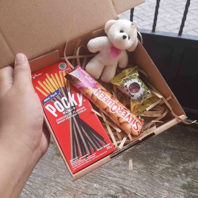 

HAMPERS NEW BARU COKLAT VALENTINE KADO COKLAT VALENTIN HAMPERS BONEKA SNQCK SILVERQUESSN