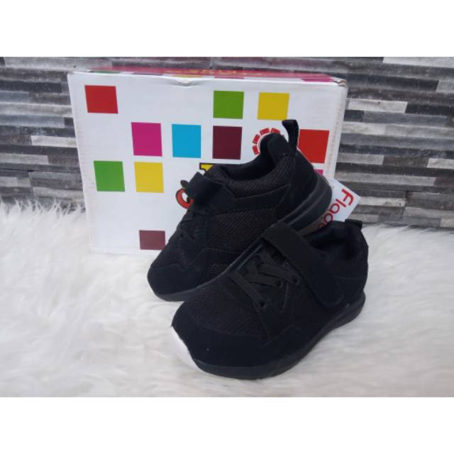 Sepatu fladeo anak