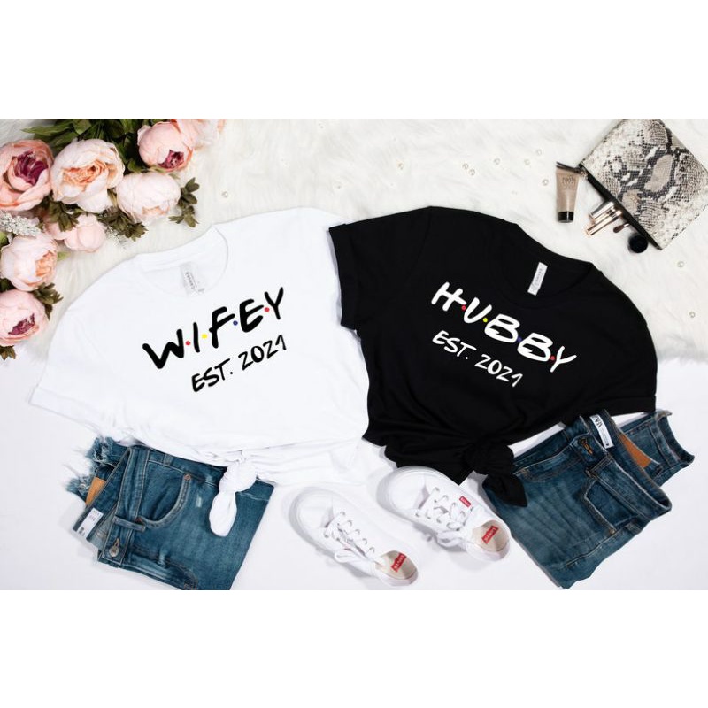 (M - 6XL) Kaos Hubby Wifey Shirt (Satuan/1 Kaos) BIG SIZE OVERSIZE Hubs Wife Just Married For Couple Anniversary Groom Bride Boys Girls