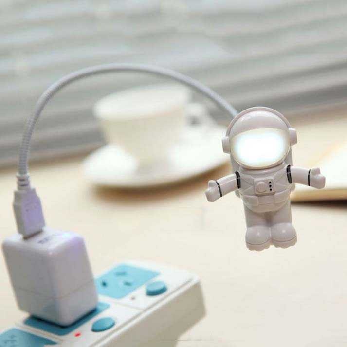 Lampu Tidur LED Lucu USB Night Light Lamp Flexible Spaceman Astronot