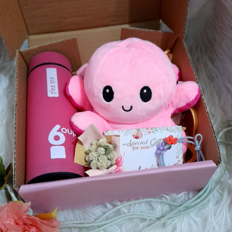 

Hampers Gift Box Boneka Gurita Dan Botol Kaca Untuk Kaod Cewek Ultah Anniversary Wisuda Murah