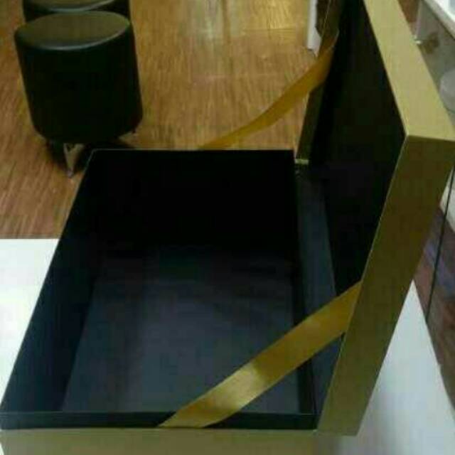 

Kotak Seserahan. Kotak Kado. Giftbox. Free pita.