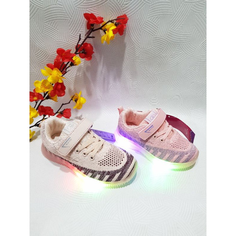 DANS SEPATU ANAK BERLAMPU-JOSIE