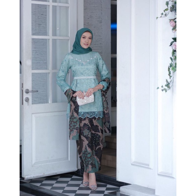 KEBAYA COUPLE MODERN KEBAYA LAMARAN TUNANGAN KEBAYA WISUDA KEBAYA KONDANGAN TERBARU WID BATIK-Kebaya+Rok (MINT)