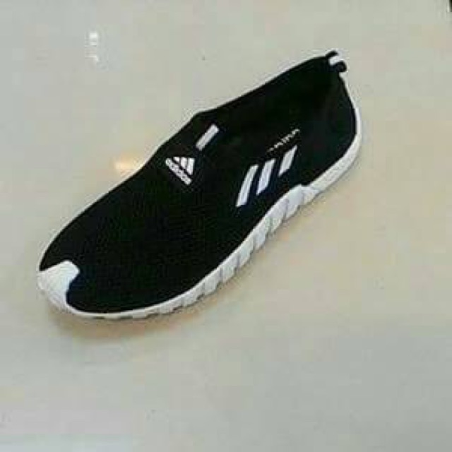 ADIDAS SLIP ON