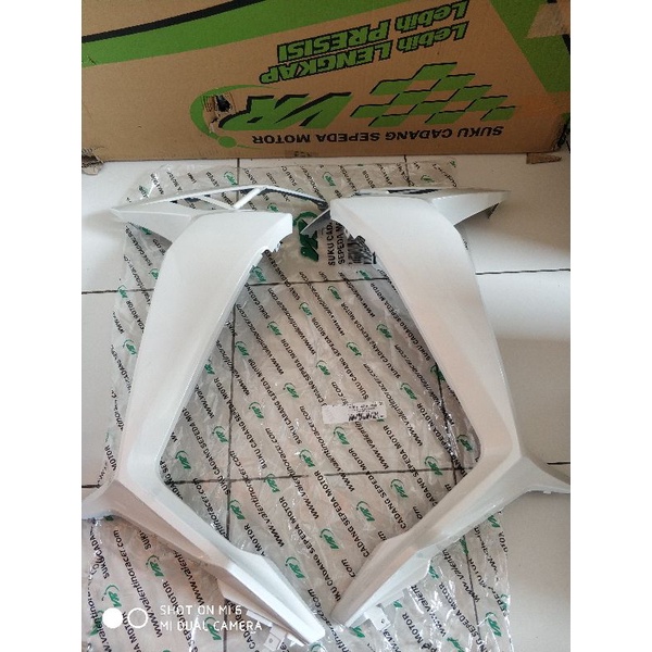 Sayap depan legshield supra x 125 2014 fi putih