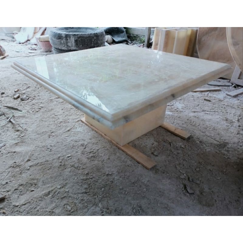 Meja Onyx Lesehan Model Kotak