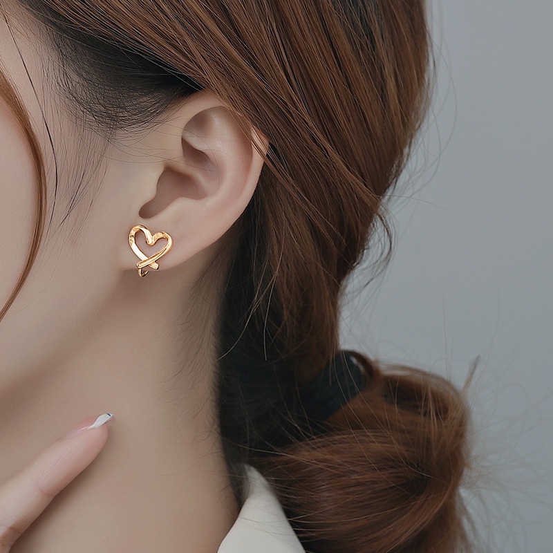 1 Pasang Anting Klip Tanpa Tindik Bentuk Hati Gaya Vintage Elegan Minimalis Untuk Wanita