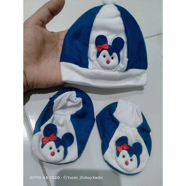 Satu set topi + kaos kaki motif karakter / bayi usia 0-4 bulan