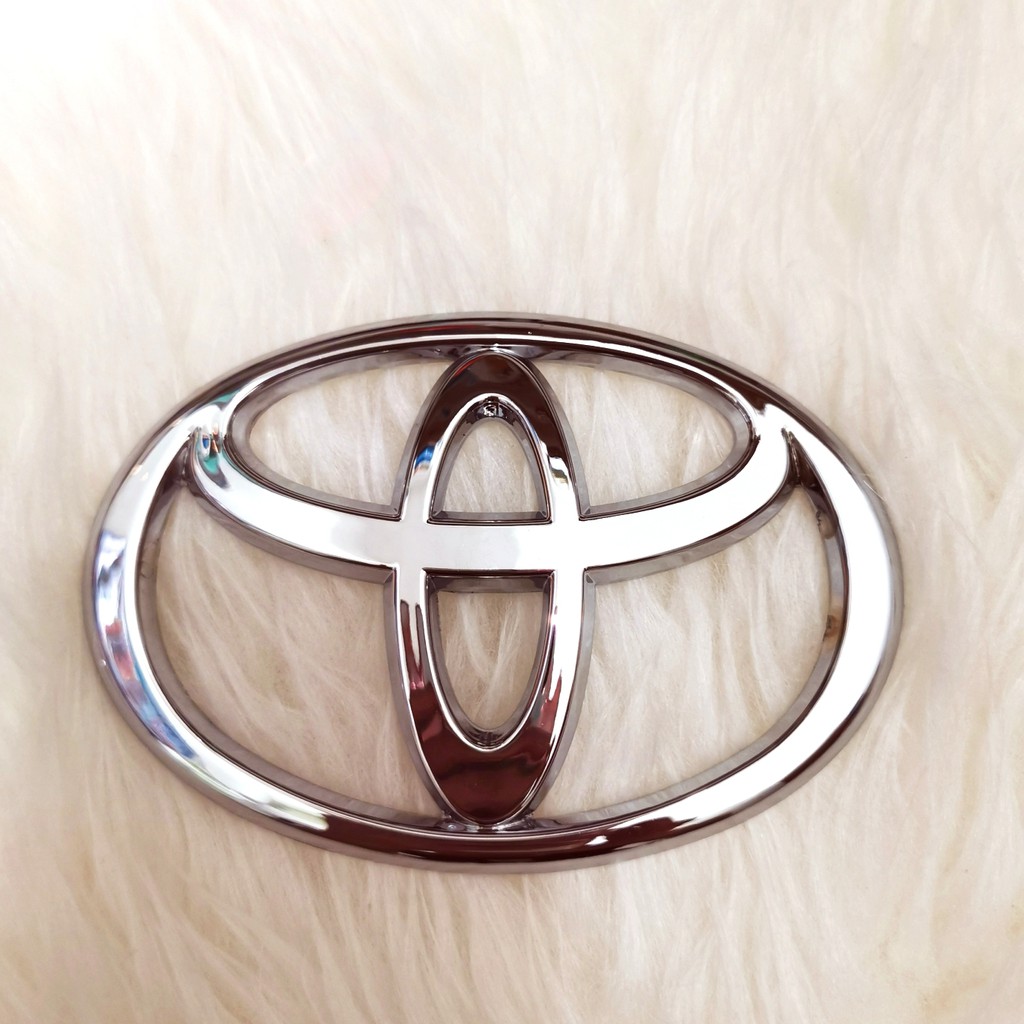 Emblem Mobil TOYOTA Chrome