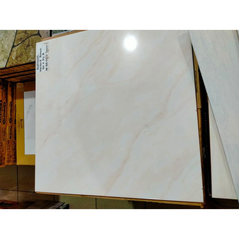 Keramik Lantai kilap Platinum Harvard Brown 50x50 KW3