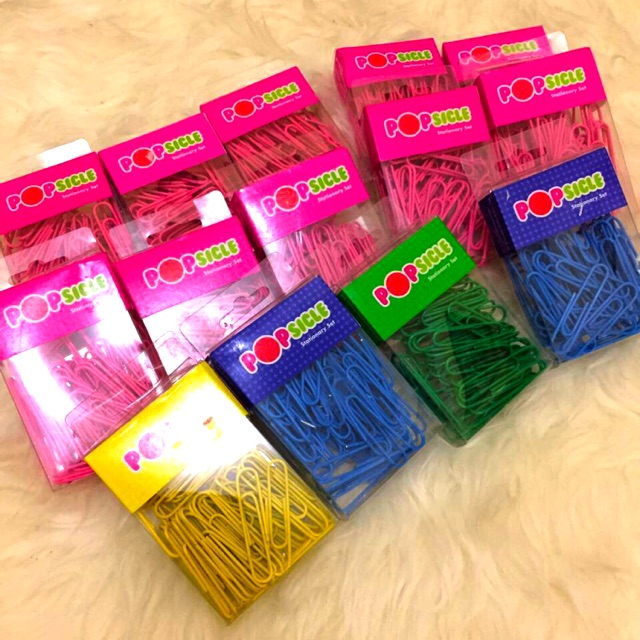 

Paper Clips Warna-Warni “ ON SALE,Harga normal 23ribuan “