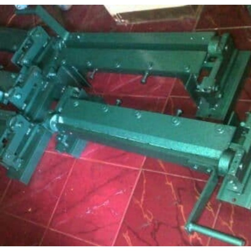 

mesin klep seng atau mesin jepit kalender dinding