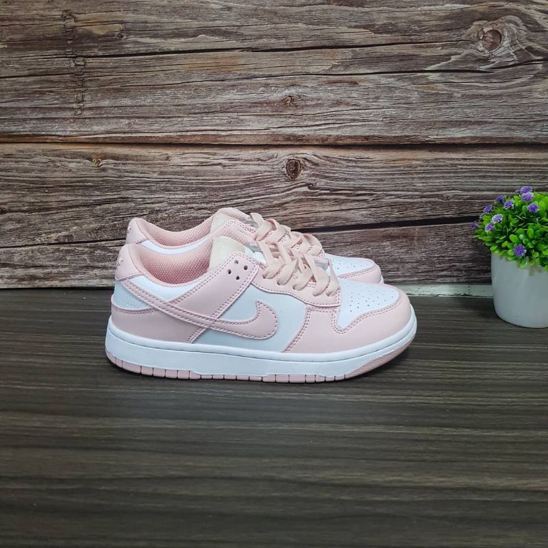 nike dunk pink white
