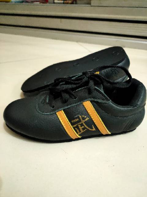 SEPATU WUSHU DEWASA, ANAK,  MERK HANDYMEN, BAHAN KULIT ASLI HANDMADE