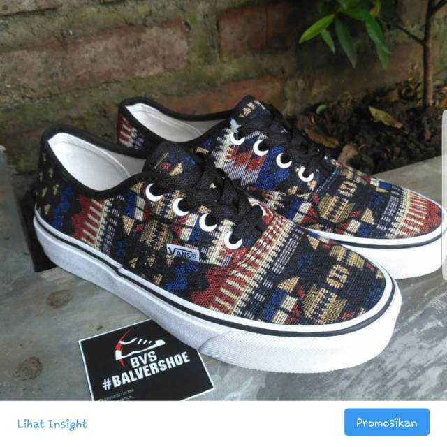 vans authentic motif vans authentic motif