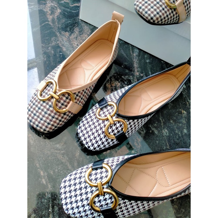 Flat shoes wanita H 18