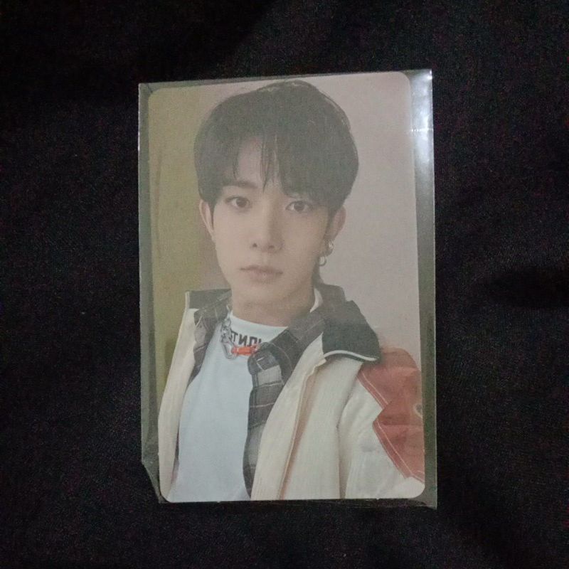 [booked] photocard heeseung selca down