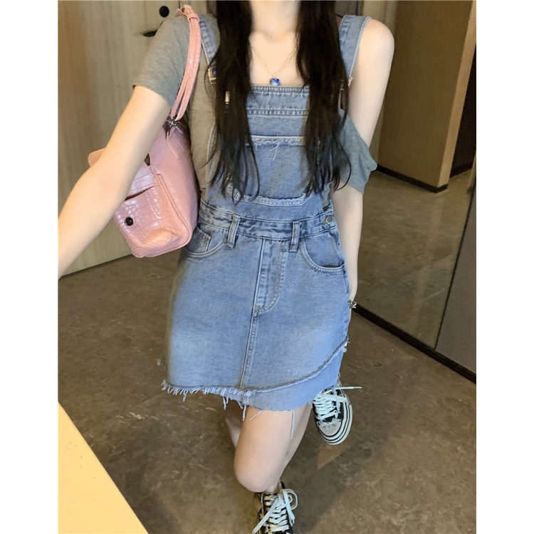 Mini Dress palsu dua potong desain suspender rok wanita musim panas tidak teratur tepi mentah denim