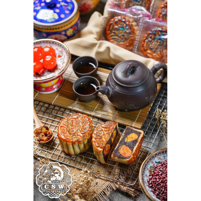 Kue Bulan CSW Palembang Rasa Tausa Hitam  / Mooncake Tausa Hitam Telur Box isi 4