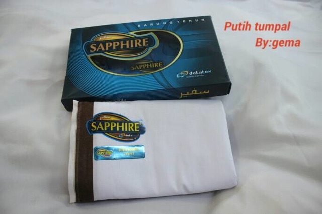 Sarung saphire putih tumpal