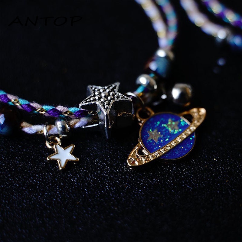 Gelang Rantai Dengan Charm Bentuk Planet Bulan Bintang Untuk Wanita