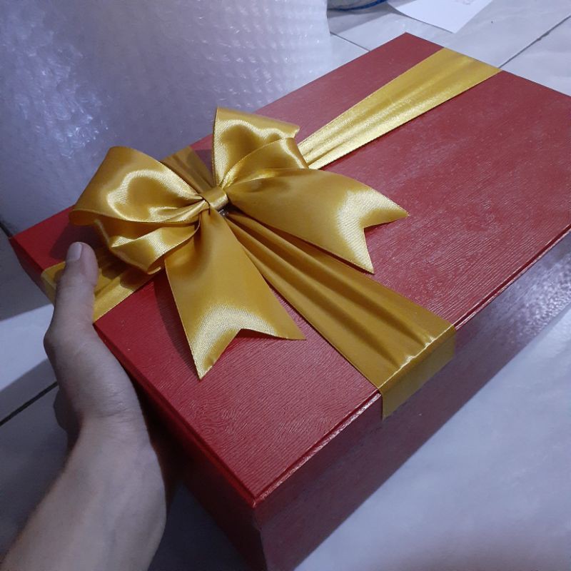 GIFTBOX SPESIAL KOTAK HADIAH SEPATU BOX KADO SANDAL