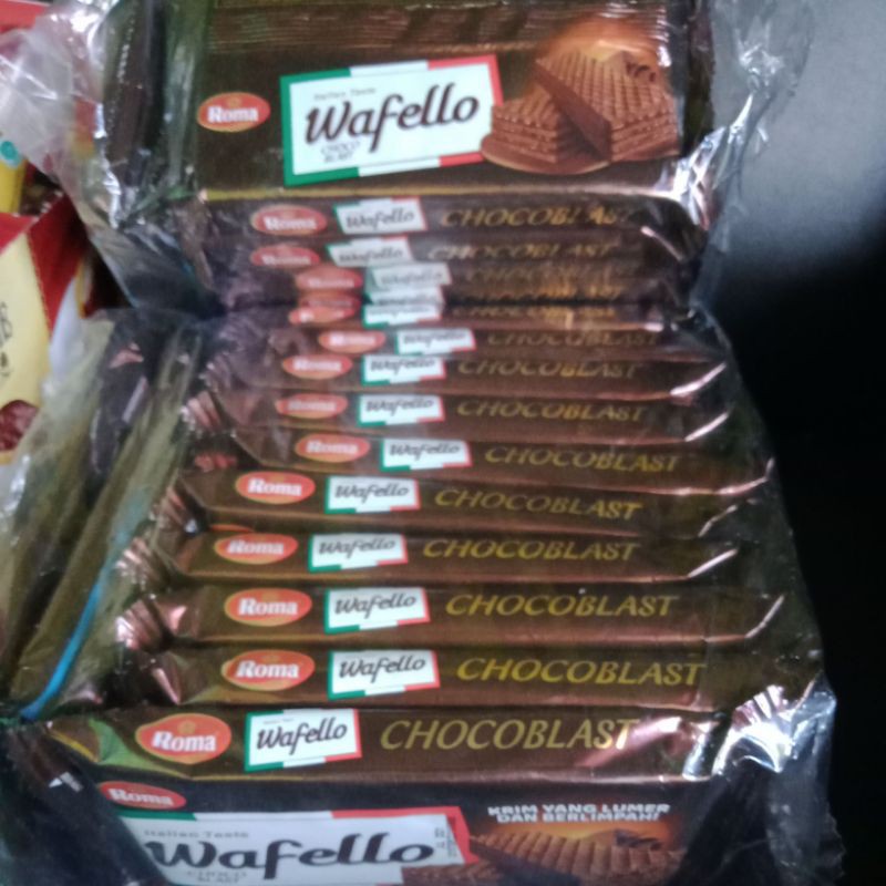 

Roma wafello choco blast isi 13 pack