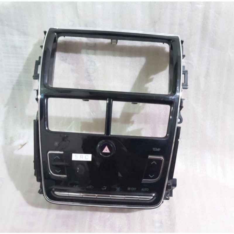 PANEL AC digital Yaris TRD 2019 up original