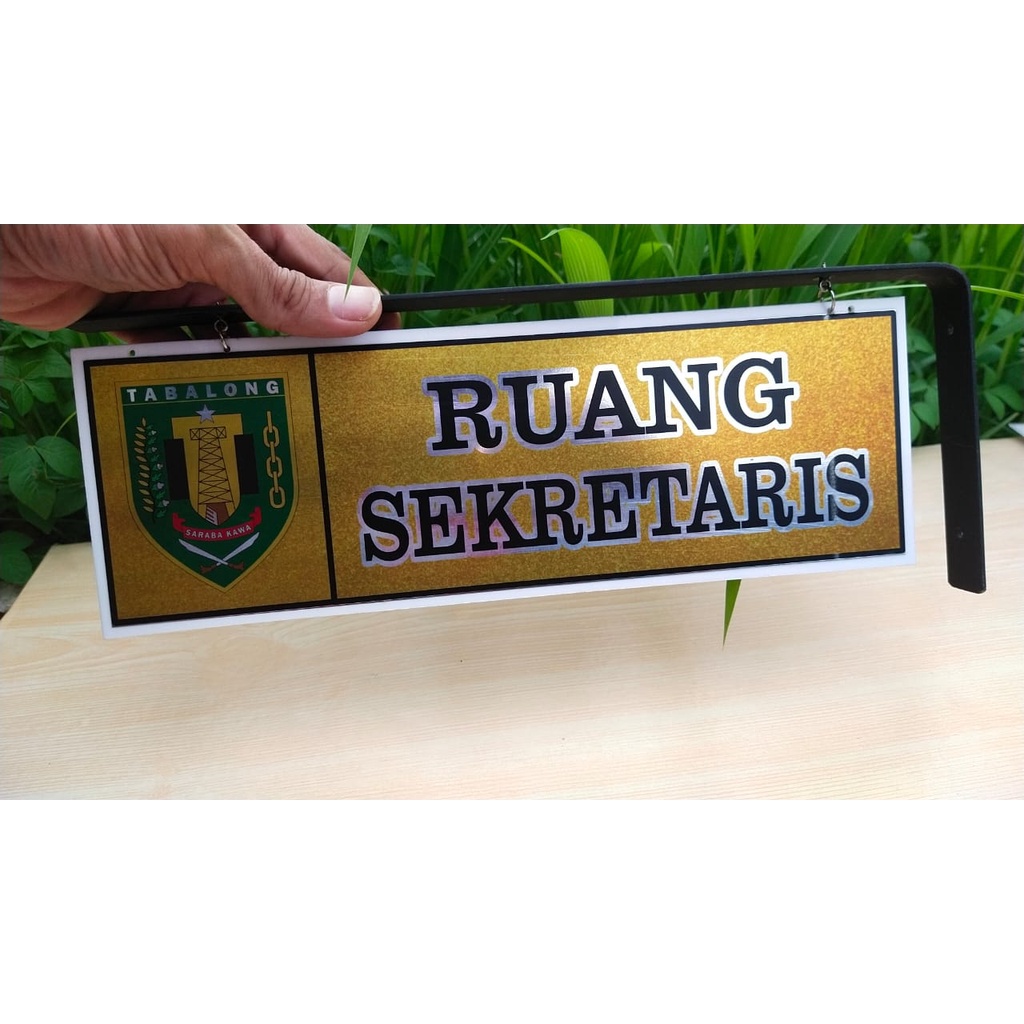 

Papan Nama Ruang Informasi Siap Pakai (Akrilik Cetak 2 sisi+Alumunium Siku), Melayani Custom