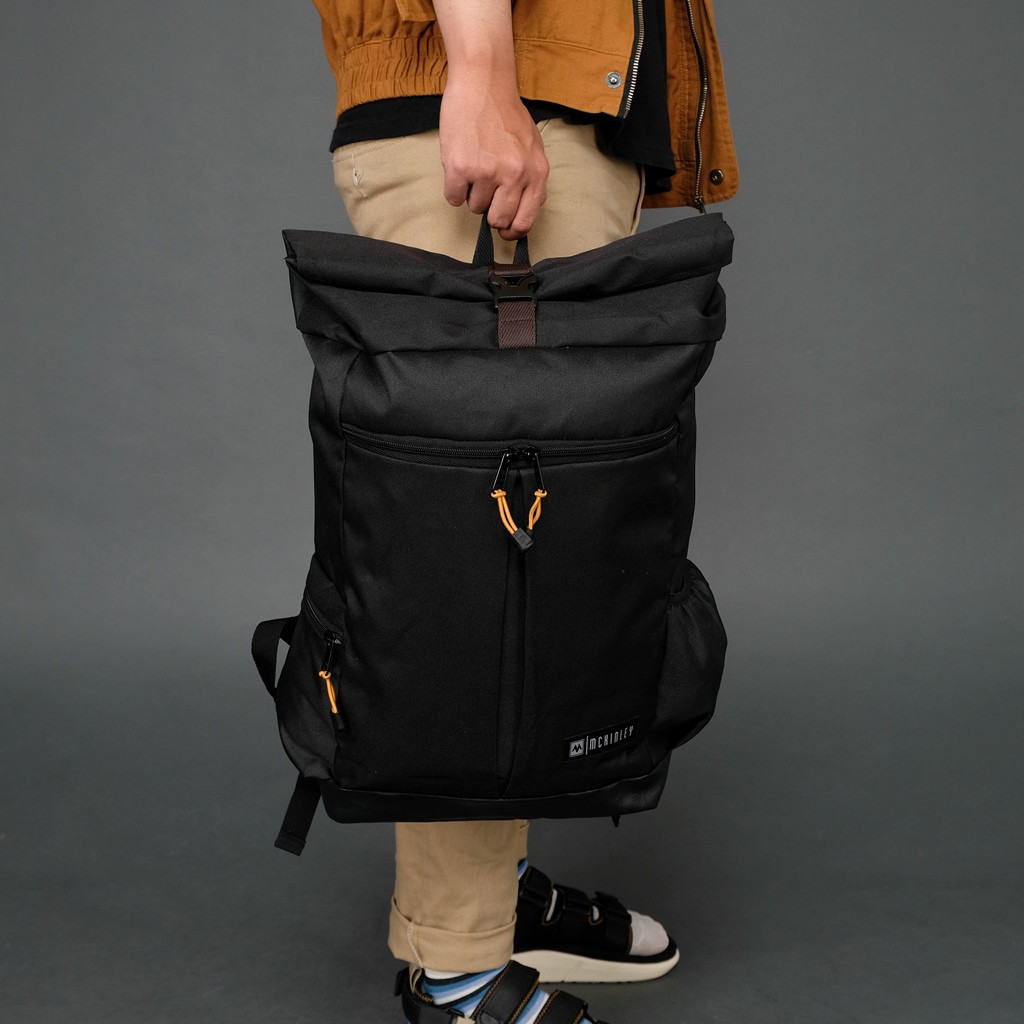 LUCIFER BLACK ORIGINAL x MCKINLEY Tas Ransel Casual Hitam Pria Daily Backpack Kuliah Kampus Kerja Kantor Sekolah SMA SMK Tas Punggung Laptop Ukuran Besar 14 Inch Rolltop Bagpack Distro Premium Roll Top Outdoor Travel Traveling Bag Keren Terbaru Kekinian