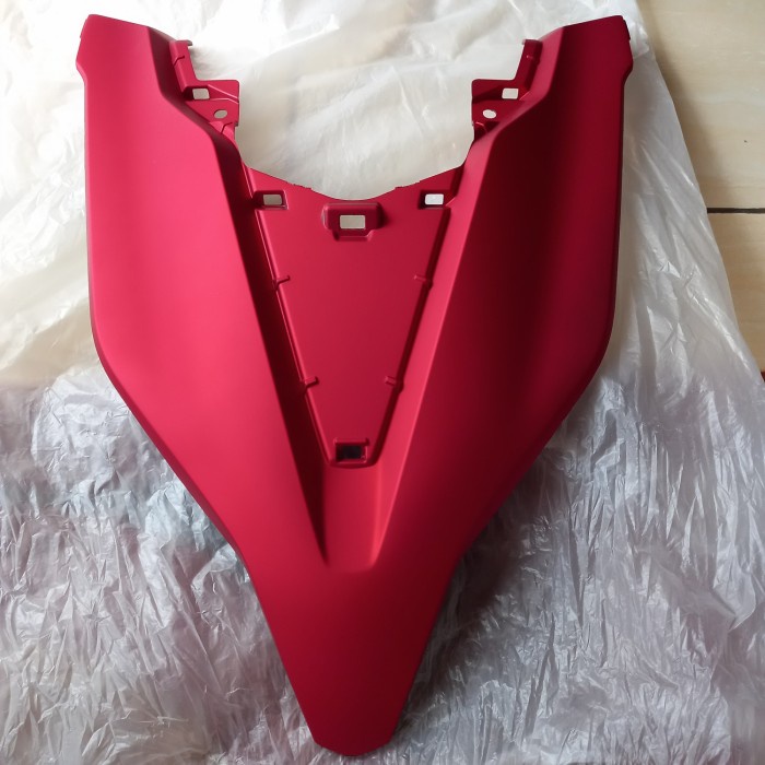 Cover tameng depan dudukan plat nomor Vario new 150 Merah doff