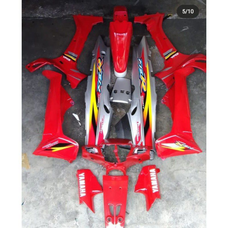 cover body halus yamaha fizr warna merah silver bonus striping