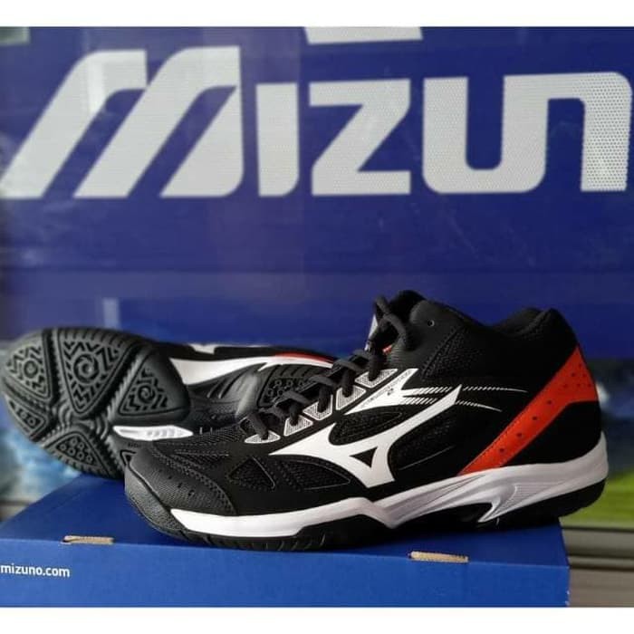 sepatu badminton mizuno