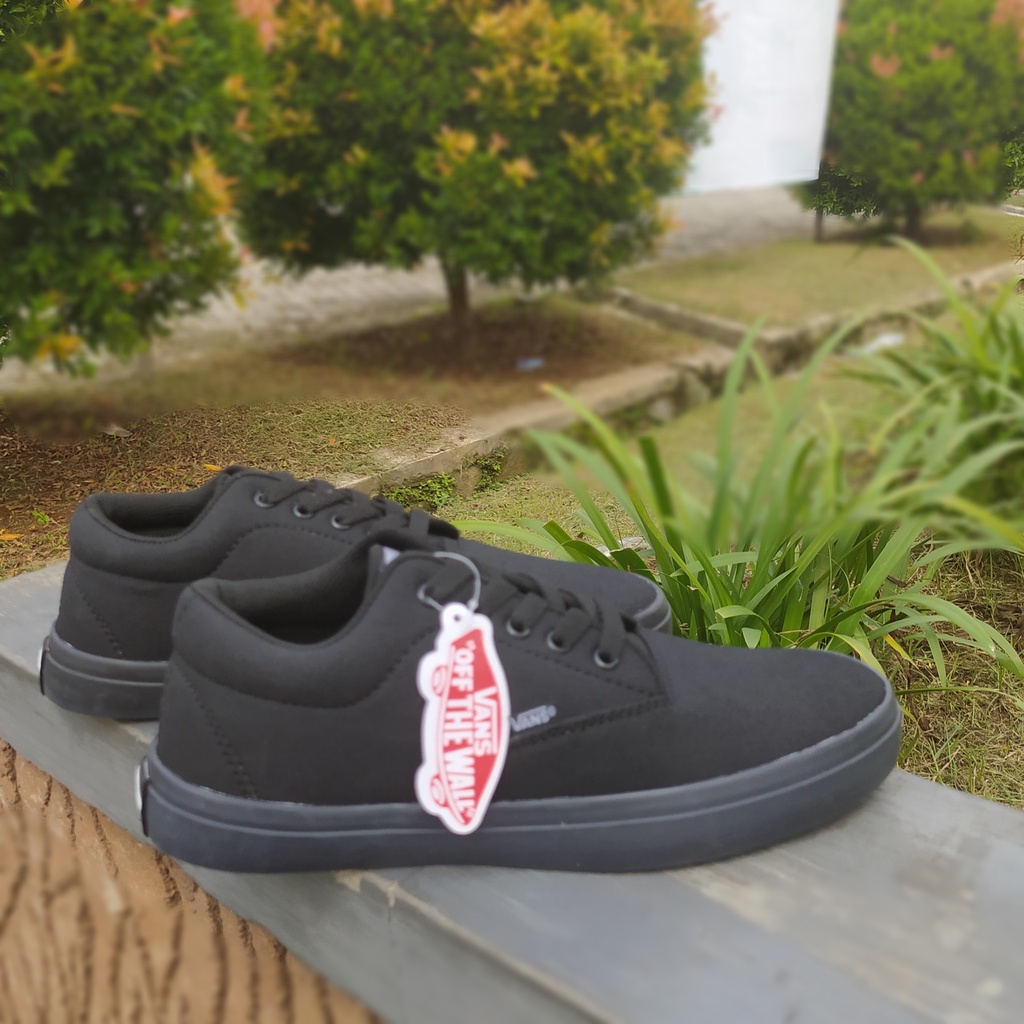 Sepatu Sekolah Hitam polos Vans Era Authentic Warna Full Black Sepatu Sekolah Kuliah Kasual