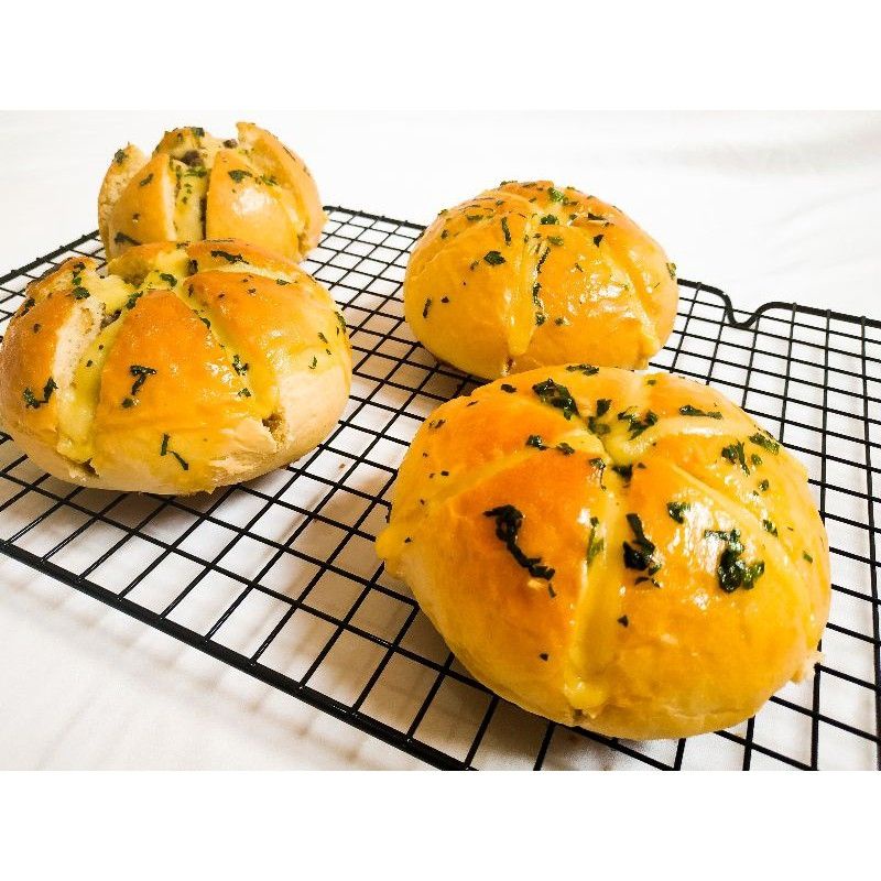 

Korean garlic bread Tuna isi 4