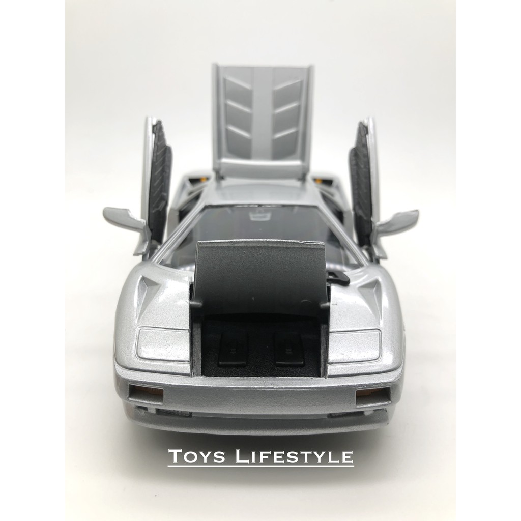 Welly Diecast - Lamborghini Diablo Skala 1:24 (Silver)