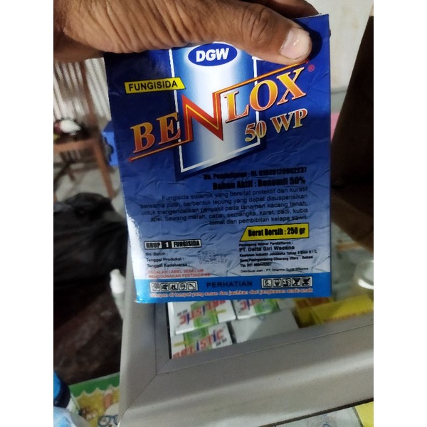 Fungisida Benlox 50 wp