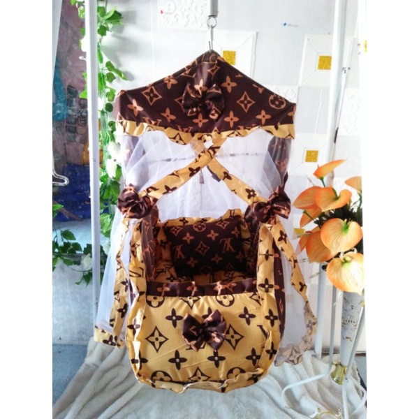 ayunan bayi set karakter