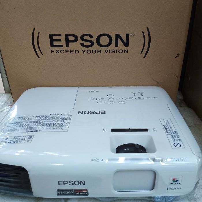 PROYEKTOR EPSON EB-X200.