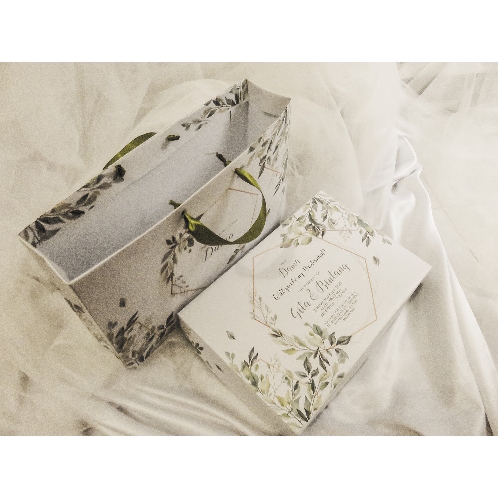 

PAKET PAPPERBAG MEDIUM + BOX