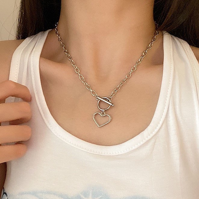 Kalung Choker Rantai Bahan Logam Tebal Warna Emas Perak Bentuk Hati Geometris Gaya Punk Vintage Gothic