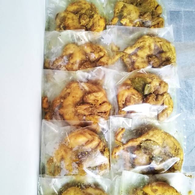 

Ayam Kampung/Ayam Ungkep bumbu kuning