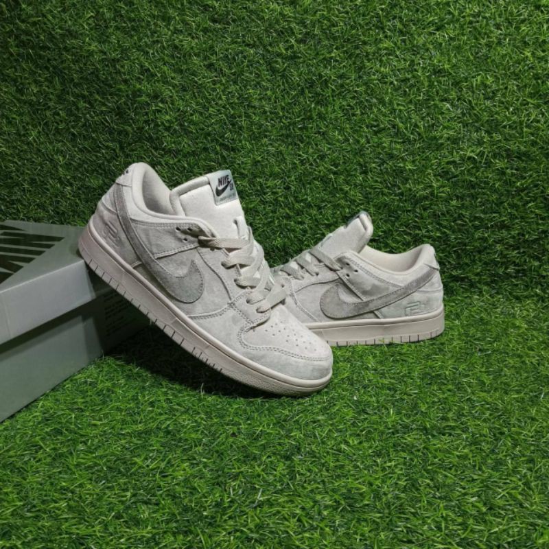 REIGNING CHAMP x N*KE SB ZOOM DUNK LOW PRO QS