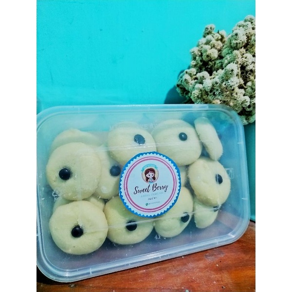 

kue monde box 300gram sweetberry,kue lebaran
