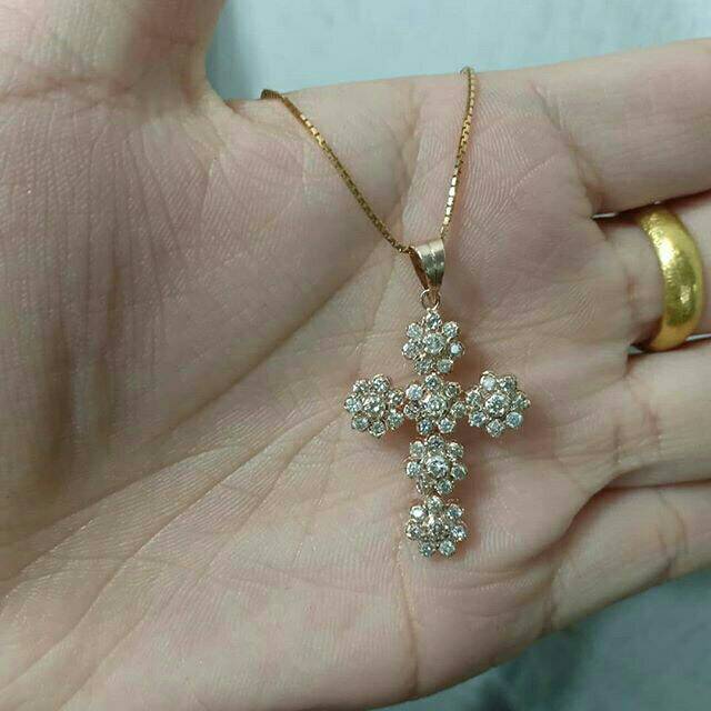 Kalung liontin salib berlian medan