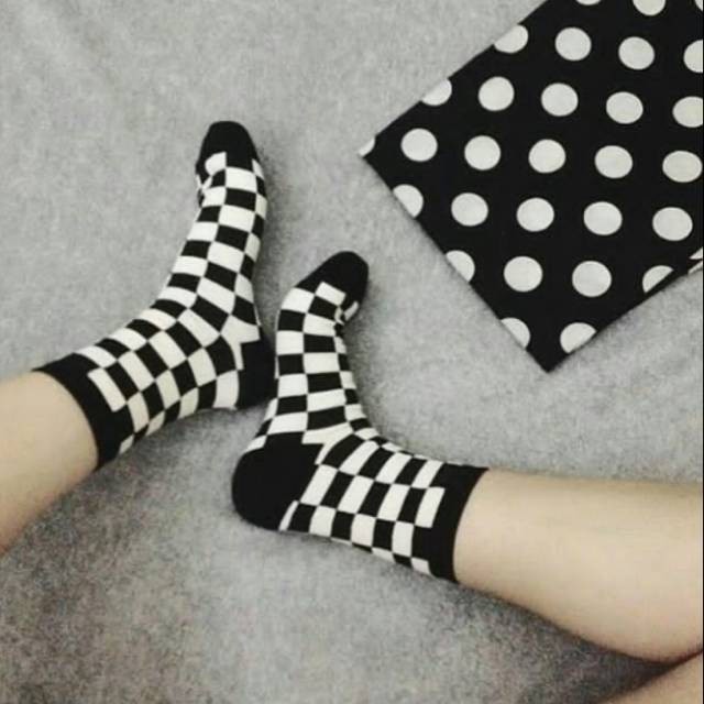 Kaos kaki motif papan catur kaoskaki kotak catur gaul