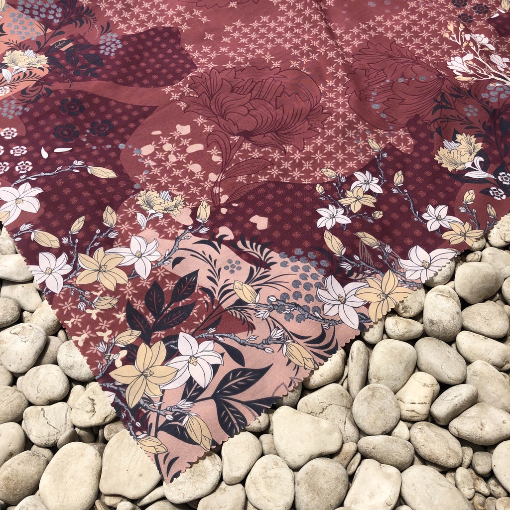 JILBAB MOTIF HIJAB SEGIEMPAT VOAL MOTIF PREMIUM JILBAB PRINT LASERCUT KERUDUNG SEGIEMPAT MOTIF MURAH-Felis Maroon