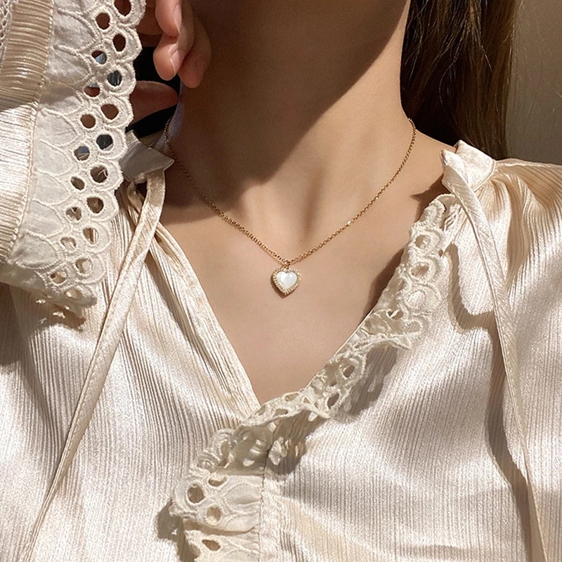 Kalung Rantai Choker Dengan Liontin Bentuk Hati Untuk Wanita